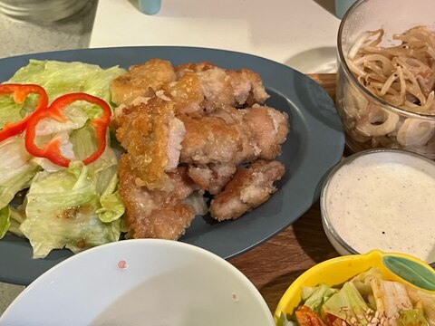 鶏のパン粉焼き　ヨーグルトソース